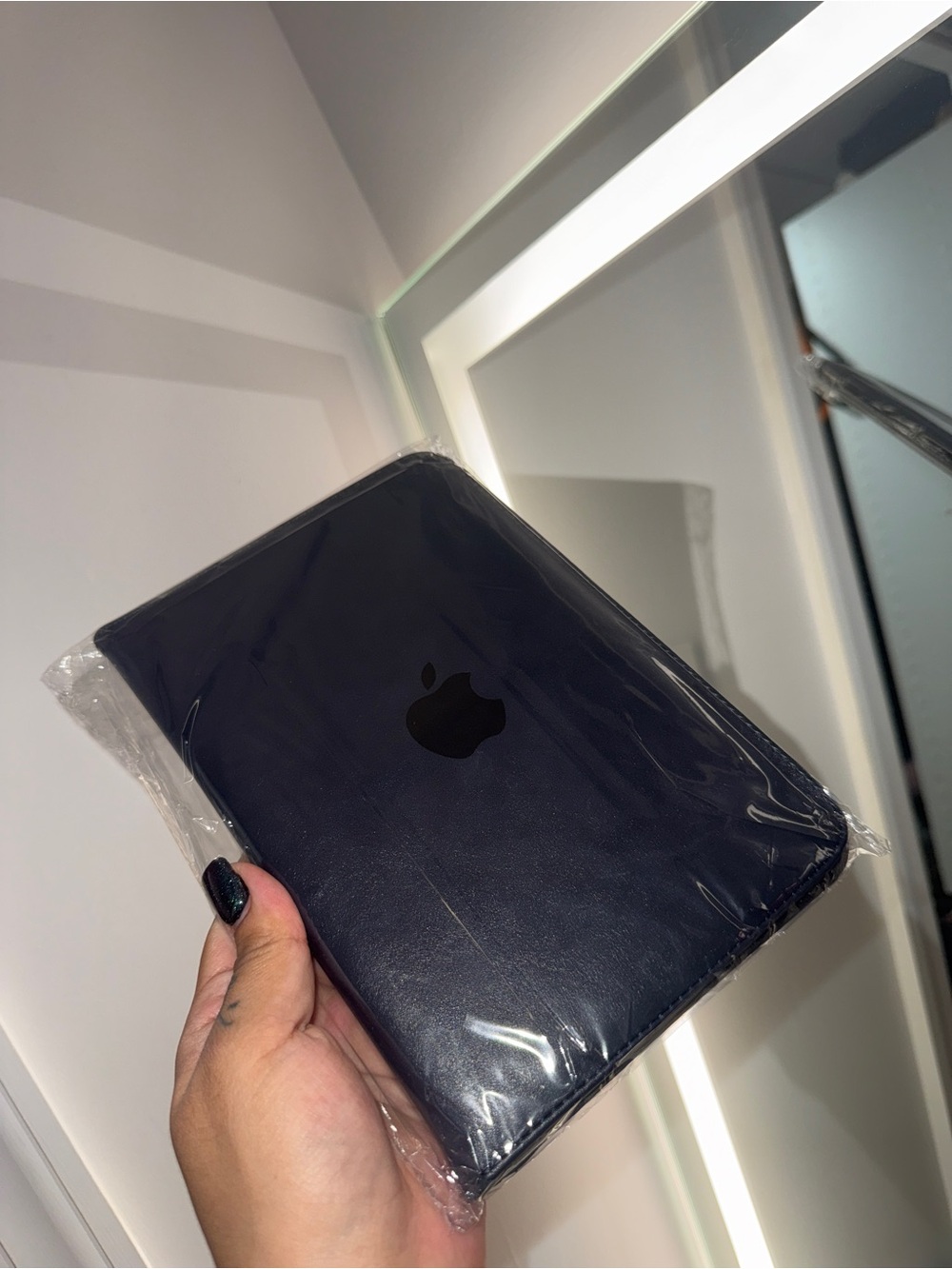 Apple Black Leather Tablet Sleeve with Centered Apple Logo